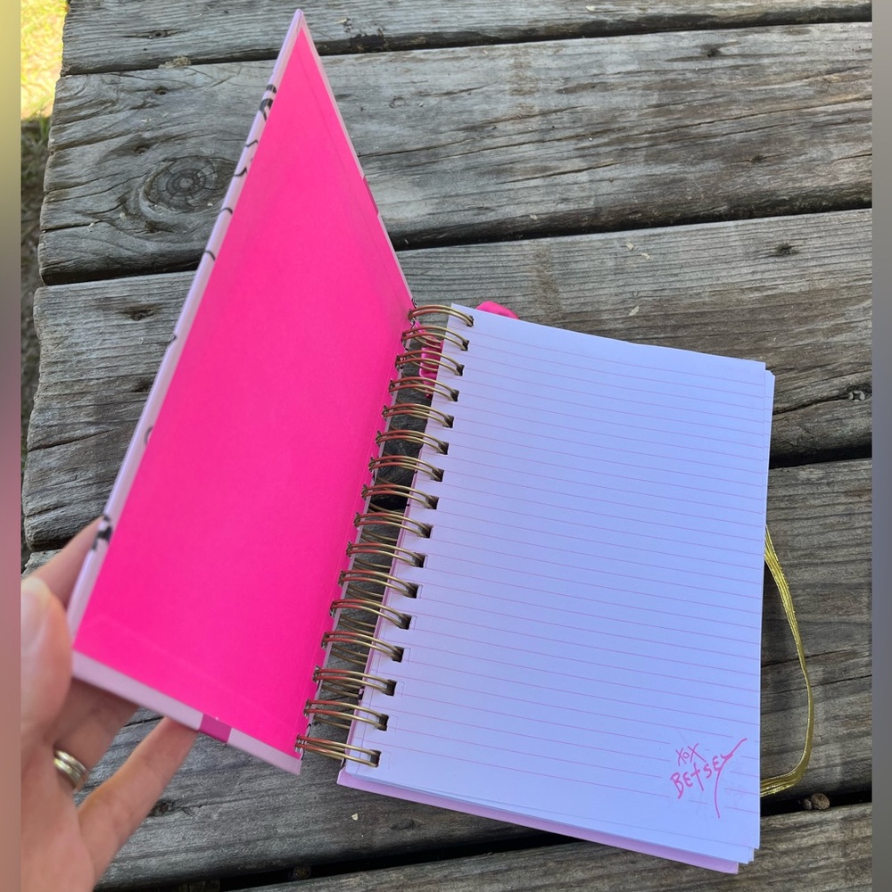 Betsey Johnson Journal💘Pink Spiral Lined
Graphic Sketch🌹☠️💋💔Design Cover - Picture 9 of 10